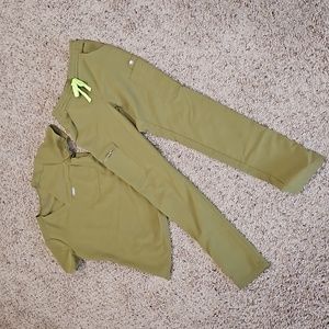 Figs Martini Olive Scrub Set